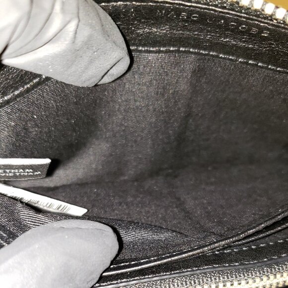 MARC JACOBS Leather (Zippy) Wallet w/ Silver Hardware & front zip compartment - Picture 9 of 11